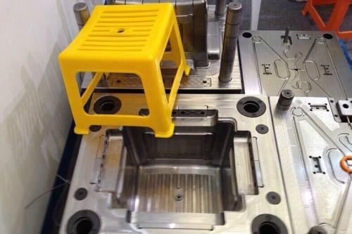 注塑模具加工中模具原理及组成要点有那些呢？